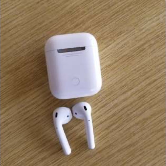 AirPods